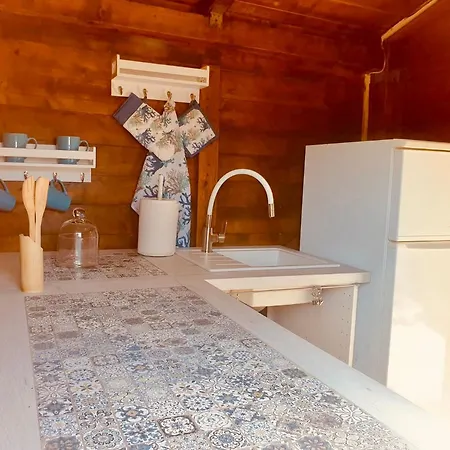 Camping Chalet Acqua & Sale L'Annunziata
