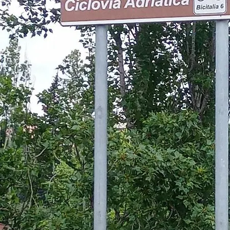 Chalet Acqua & Sale Camping L'Annunziata